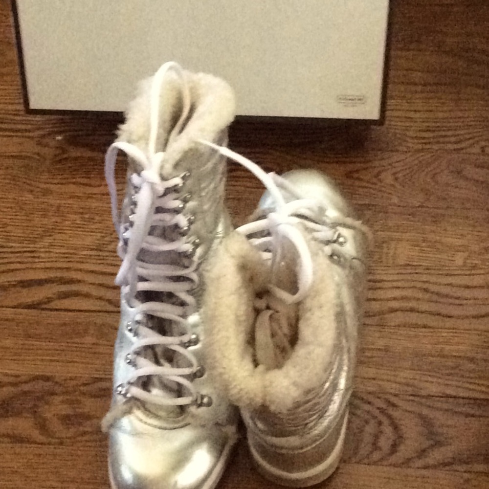 Coach Silver Snow boots size 7 Medium